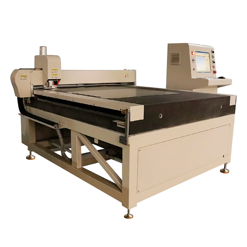 如何避免玻璃切割機(jī)出現(xiàn)問(wèn)題？